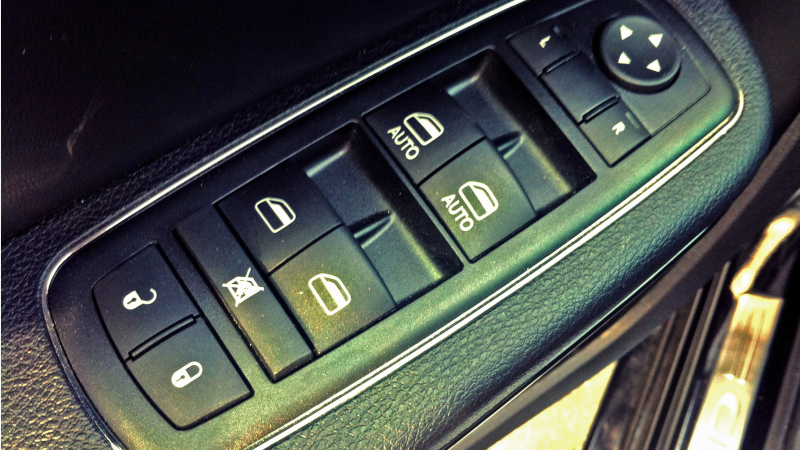 Illustration for article titled Who Cares If The New Maserati Quattroporte Has Chrysler Switches?